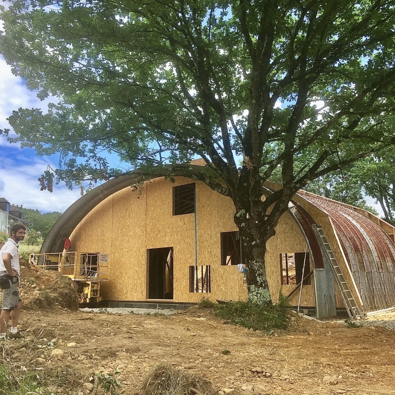 NATURADOME flirte avec un chêne centenaire