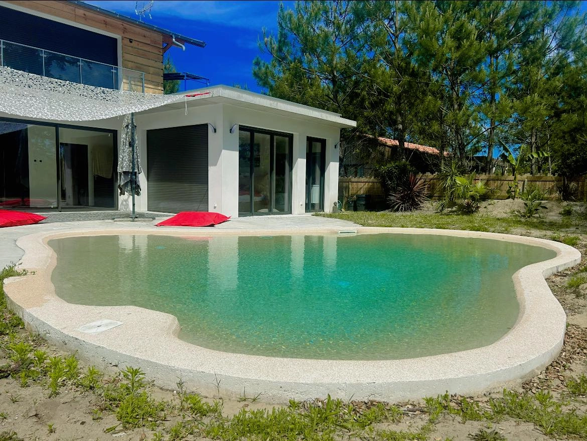 Réalisation d'un Bassin NATURASWIM de 50m² à Soustons, sur la Côte Landaise (2023)